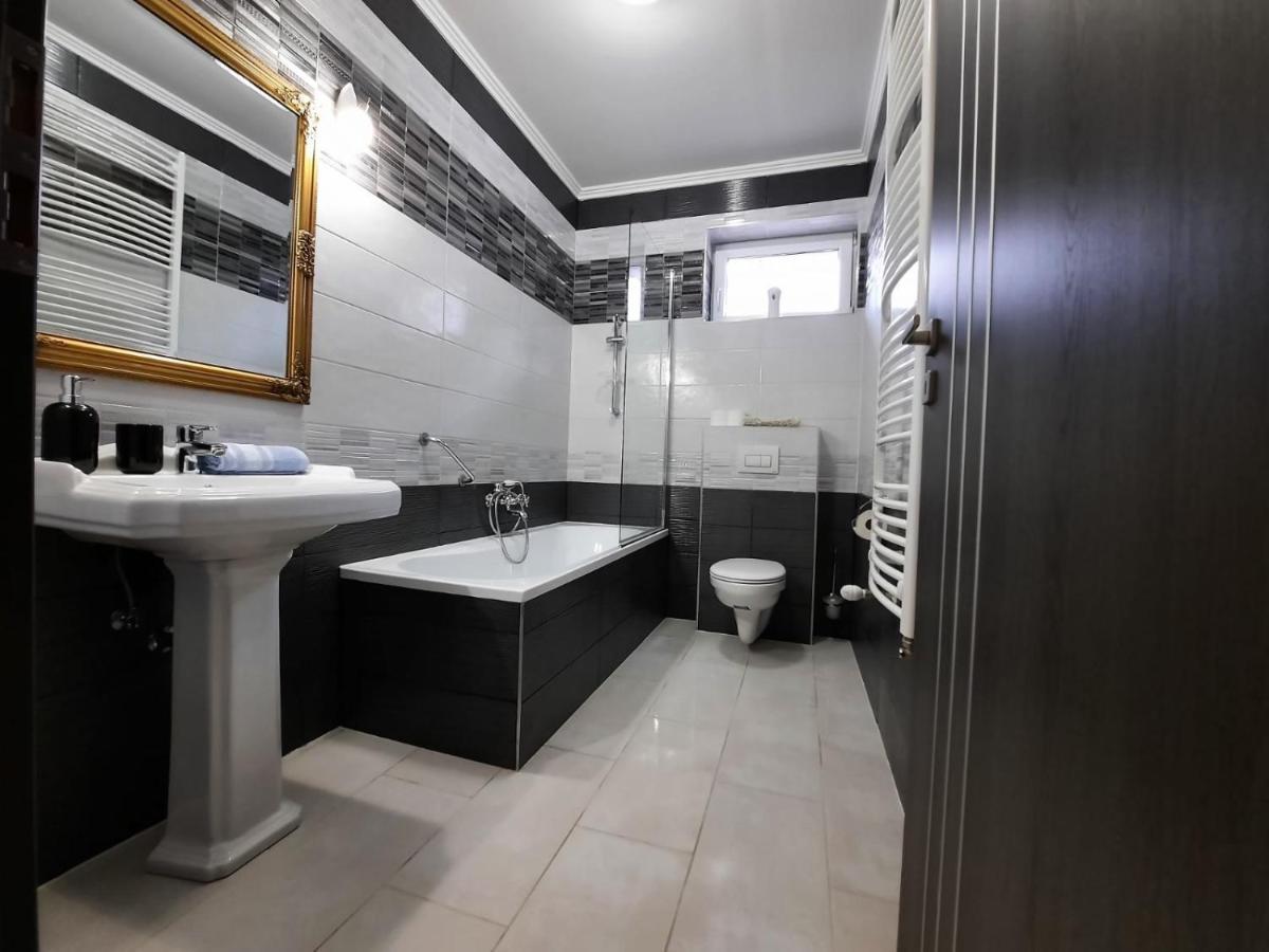 Borostyan Panzio Bed and Breakfast Debrecen Buitenkant foto
