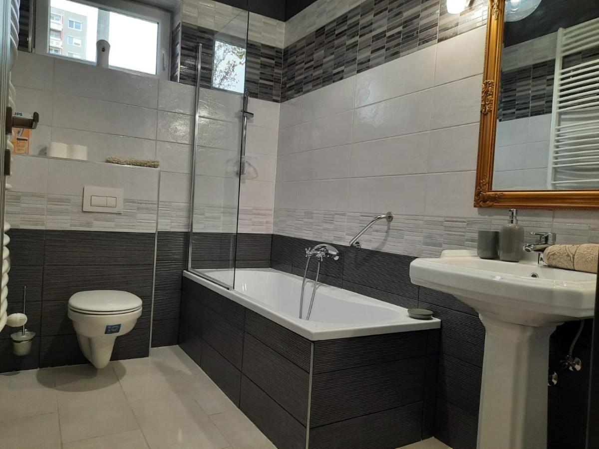 Borostyan Panzio Bed and Breakfast Debrecen Buitenkant foto