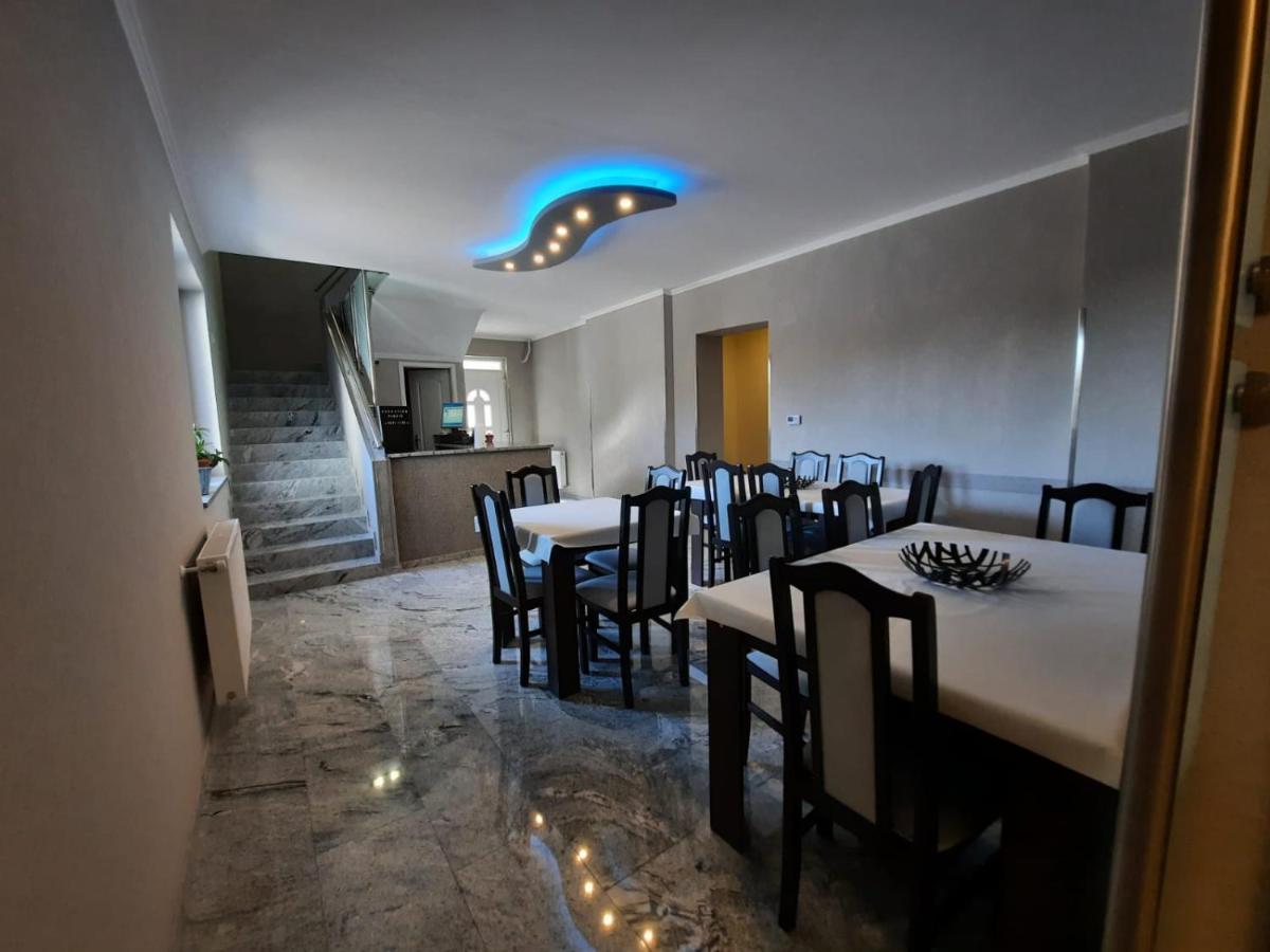 Borostyan Panzio Bed and Breakfast Debrecen Buitenkant foto
