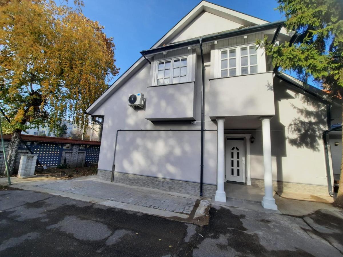 Borostyan Panzio Bed and Breakfast Debrecen Buitenkant foto
