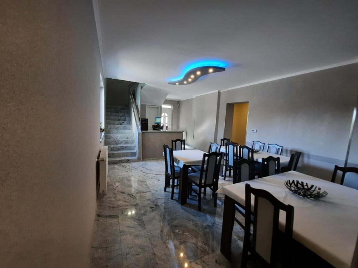 Borostyan Panzio Bed and Breakfast Debrecen Buitenkant foto